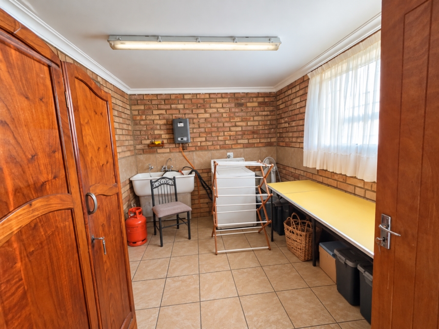 4 Bedroom Property for Sale in Wilkoppies North West